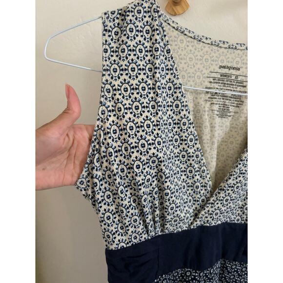 Patagonia Dress Women's XS Margo Organic Cotton Blue Cream V Neck Knee Length - Picture 3 of 6